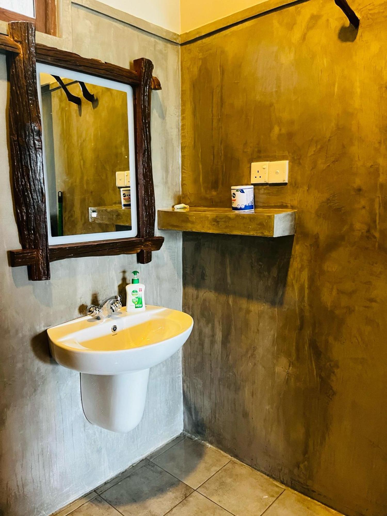 Gaia Ella Ecolodge And Yoga Centre Ngoại thất bức ảnh